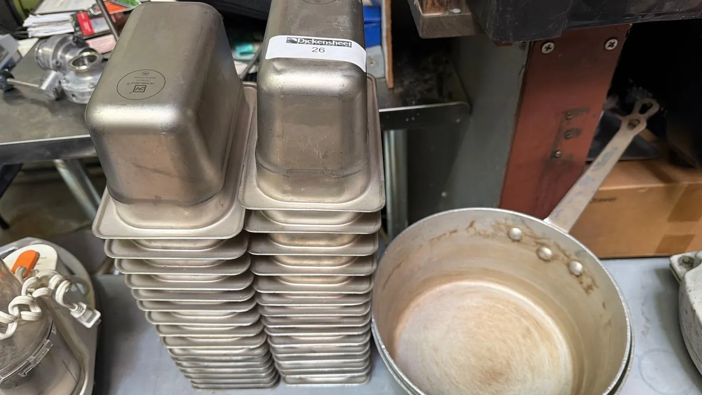 LOT OF STAINLESS STEEL INSERTS / HOTEL PANS & PANS