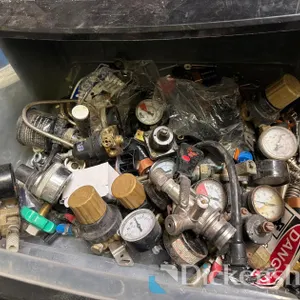 ASSORTMENT OF GAUGES