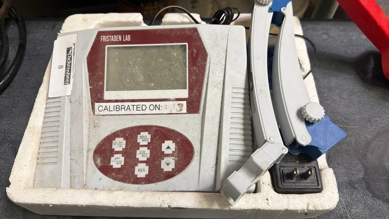 FRISTADEN LABS PH METER