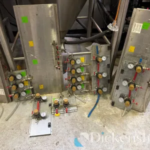 ASSORTMENT OF VALVES