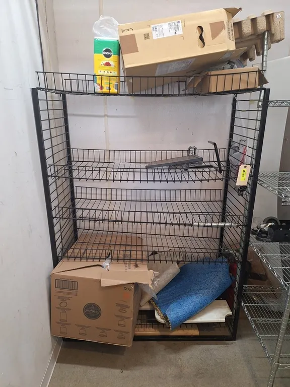 Metal Retail Shelf, 47"x20"x66"