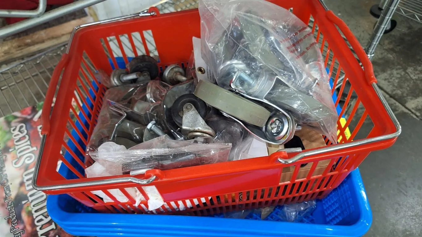 Assorted, Wire Shelf Wheels, Baskets