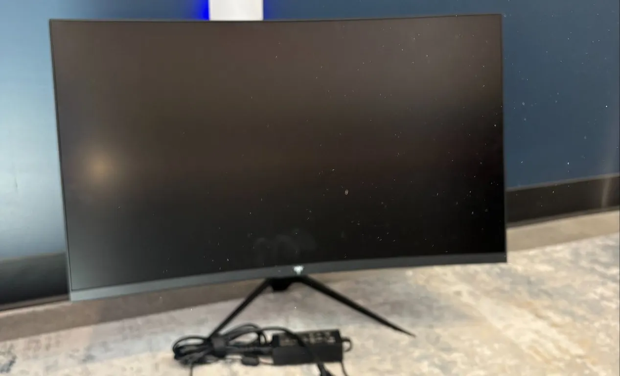 KCTC Curved LCD Monitor