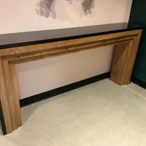 Entry/Buffet Table