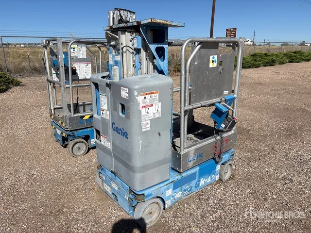 2015 Genie GR-15 Vertical Mast Lift