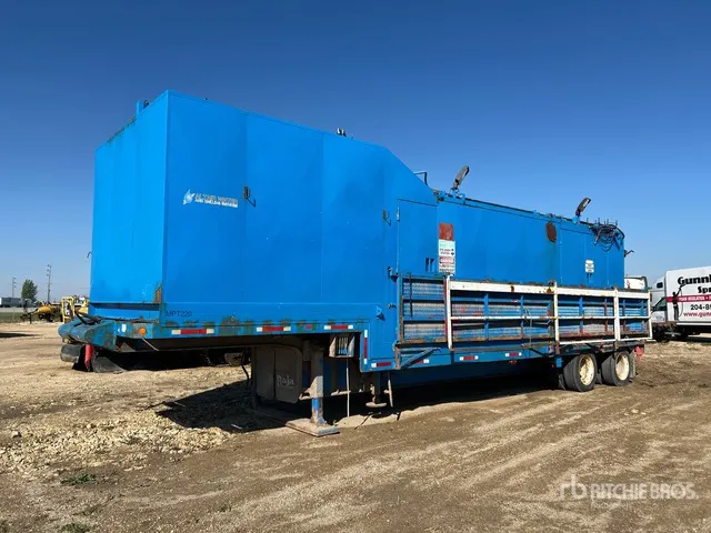2006 Raja 37 ft x 102 in T/A Tool Crib Van Trailer