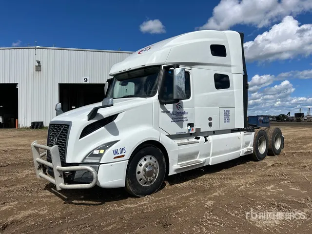 2020 Volvo VNL760 6x4 T/A Sleeper Truck Tractor