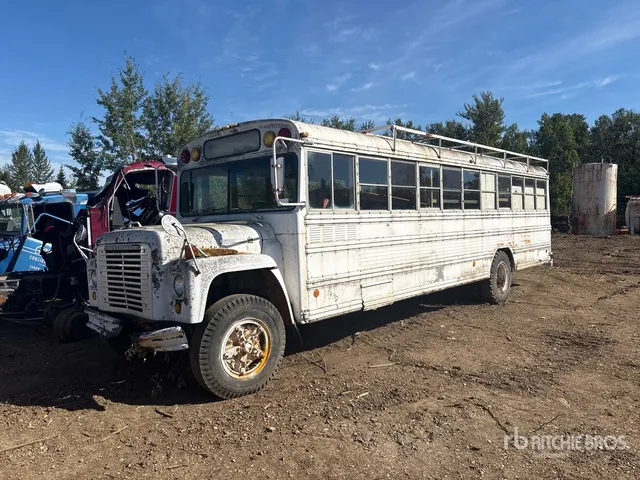 1974 International Harvester Loadstar 1800 4x2 Bus (Inoperable)