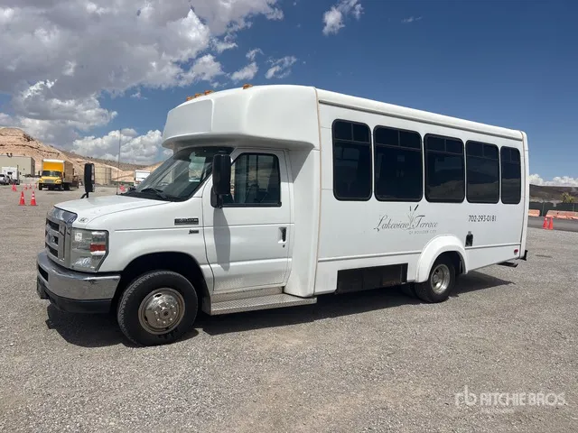 2013 Ford E-350 4x2 12-Seat Transit Bus