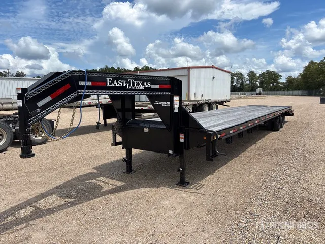 2026 East Texas 40 ft T/A Gooseneck Equipment Trailer