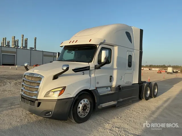 2019 Freightliner Cascadia 126 6x4 T/A Sleeper Truck Tractor