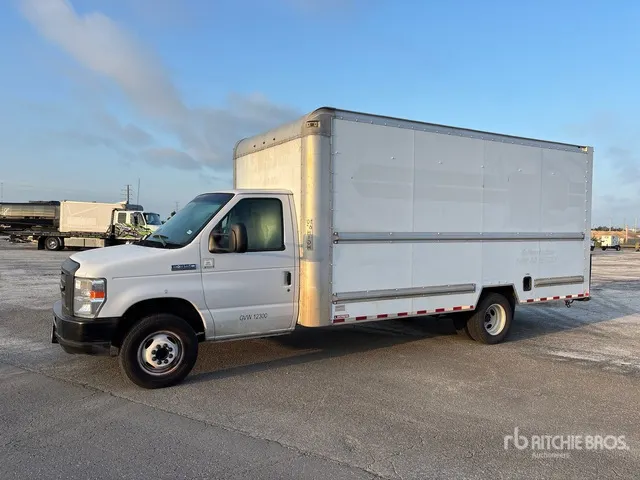 2018 Ford E-350 Van Truck