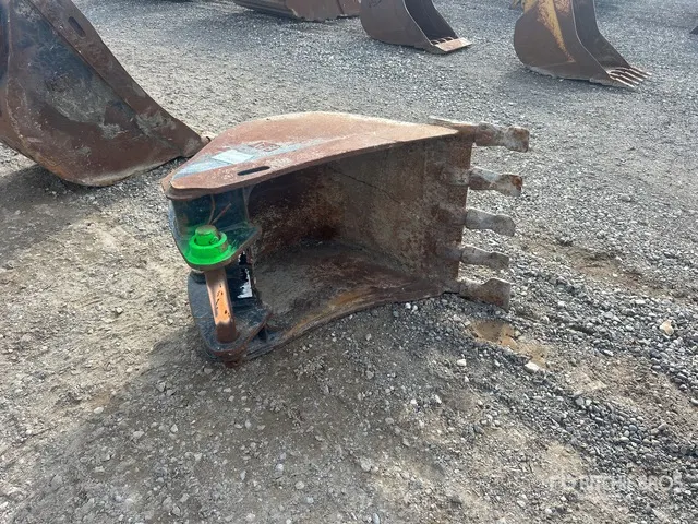 24 in Backhoe Rear Bucket