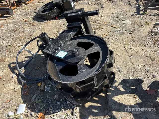 2026 GIYI GY-CW44 12 in Mini Skid Steer Steering Compactor Wheel (Unused)
