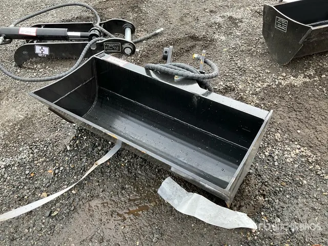 2026 GIYI GY-3TB 32 in Tilting Excavator Bucket (Unused)
