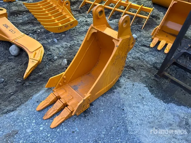 2026 GIYI GY-BK 12 in Excavator Bucket - Fits CAT 307 (Unused)