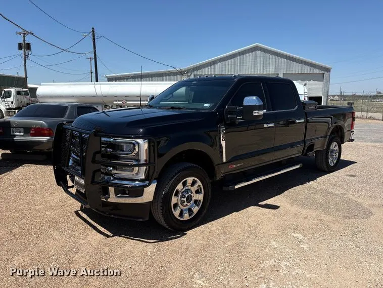 2026 Ford F350 Super Duty Crew Cab pickup truck