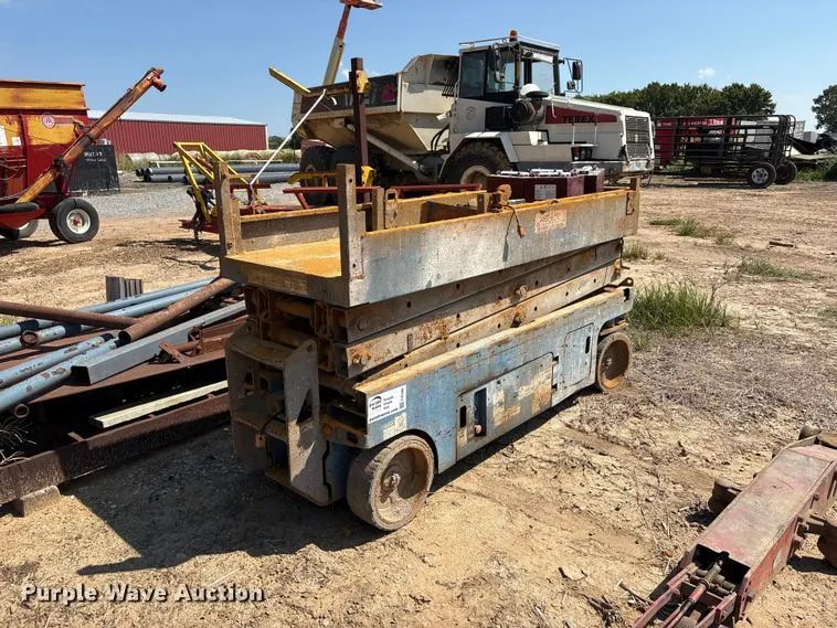 Genie scissor lift