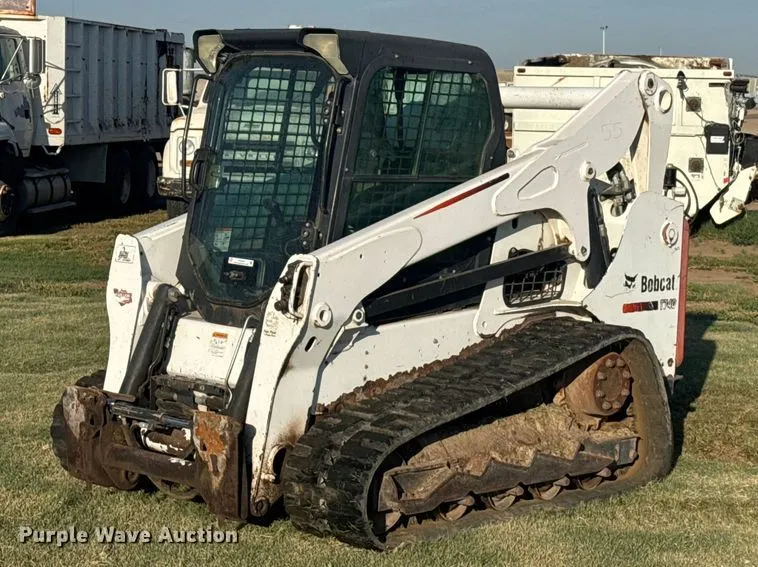 2016 Bobcat T740 tracked skid steer loader