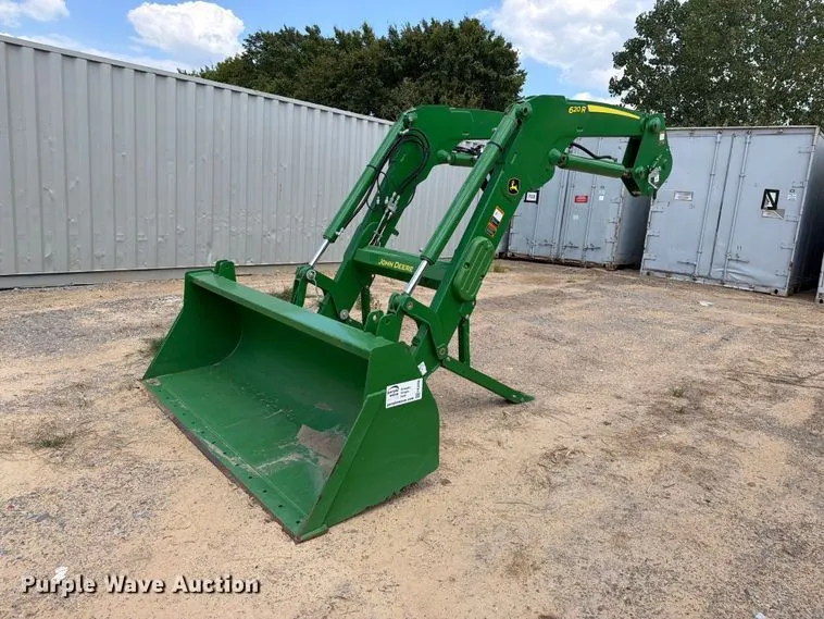 2022 John Deere 620R loader