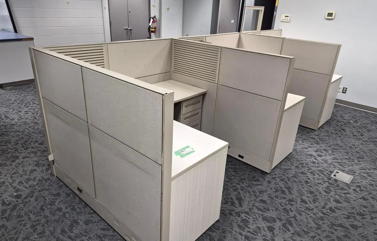 (3) Office Cubicle Workstations (63"x 189")
UNRESERVED
