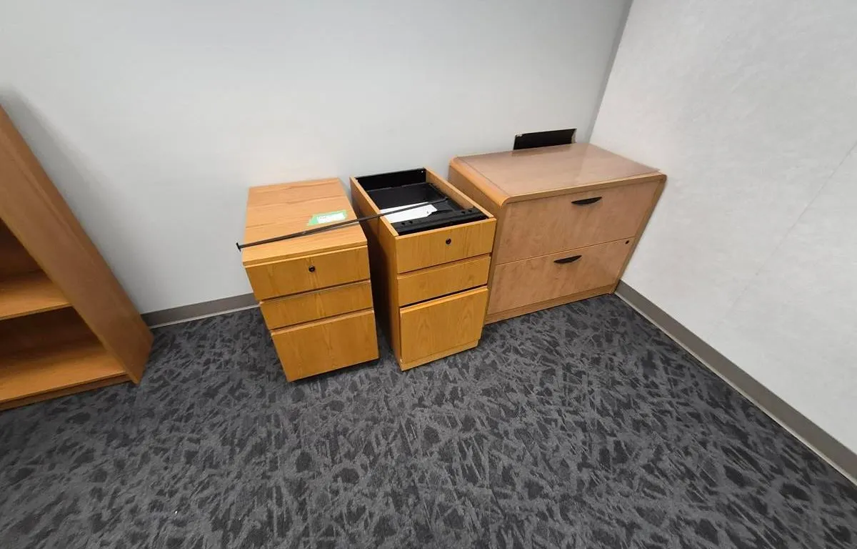 Wood Office Storage Cabinet
UNRESERVED