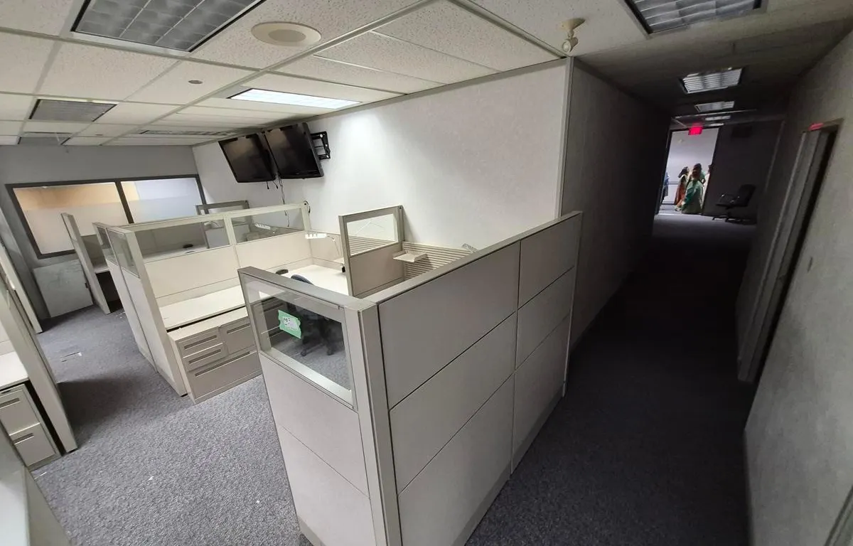 (4) Office Cubicle Workstations (89"x302"x66"H)
UNRESERVED
