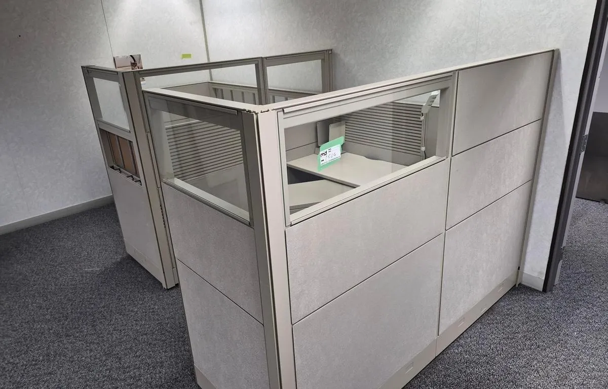 (2) Office Cubicle Workstation (87" x 165" x 66"H)
UNRESERVED