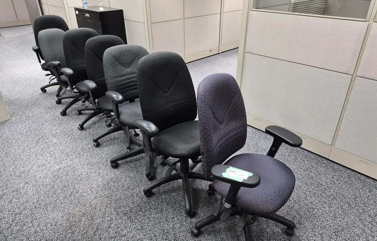 (7) Office Chairs
UNRESERVED