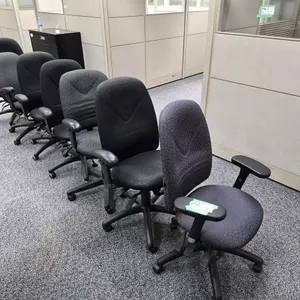(7) Office Chairs
 UNRESERVED