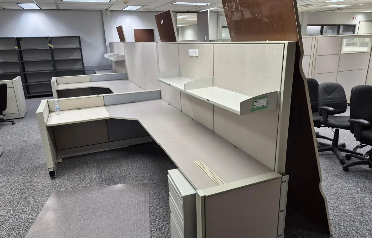 (3) Office Cubicle Workstations (73" x 342" x 66"H)
UNRESERVED