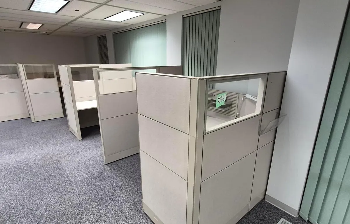 (2) Office Cubicle Workstations (175" x 77")
UNRESERVED