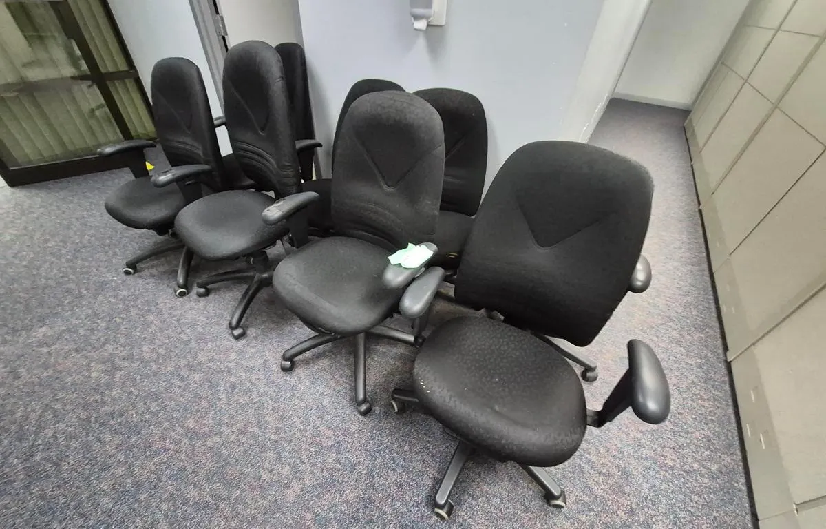 (8) Office Chairs
UNRESERVED