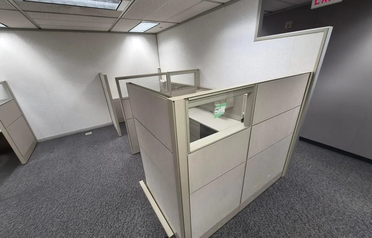 (2) Office Cubicle Workstations (78" x 175")
UNRESERVED