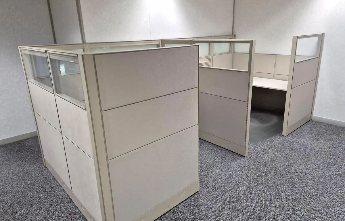 (2) Office Cubicle Workstations (78" x 175")
UNRESERVED