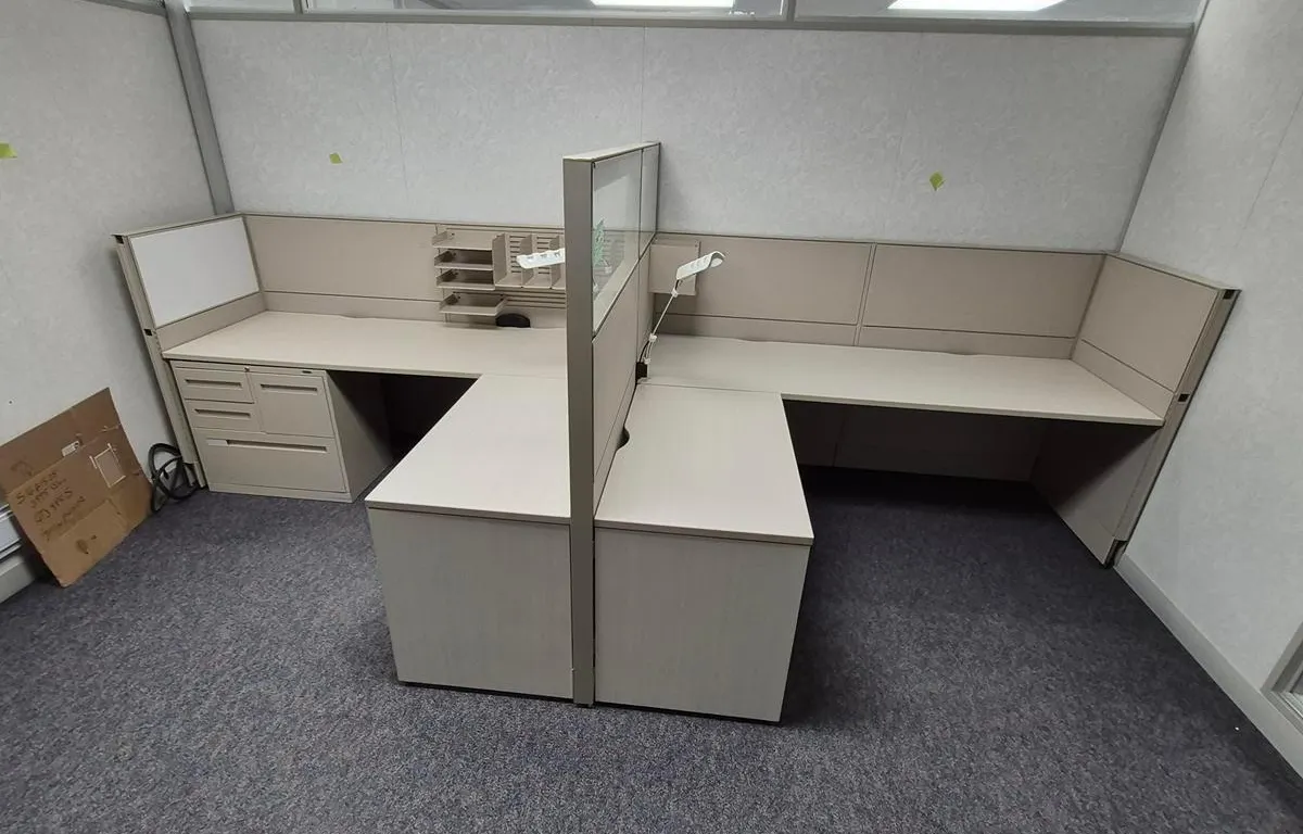(2) Office Cubicle Workstations (75" x 177")
UNRESERVED
