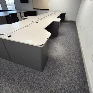 (3) Office Workstation Desks ( 7' x 3' Each)
 UNRESERVED