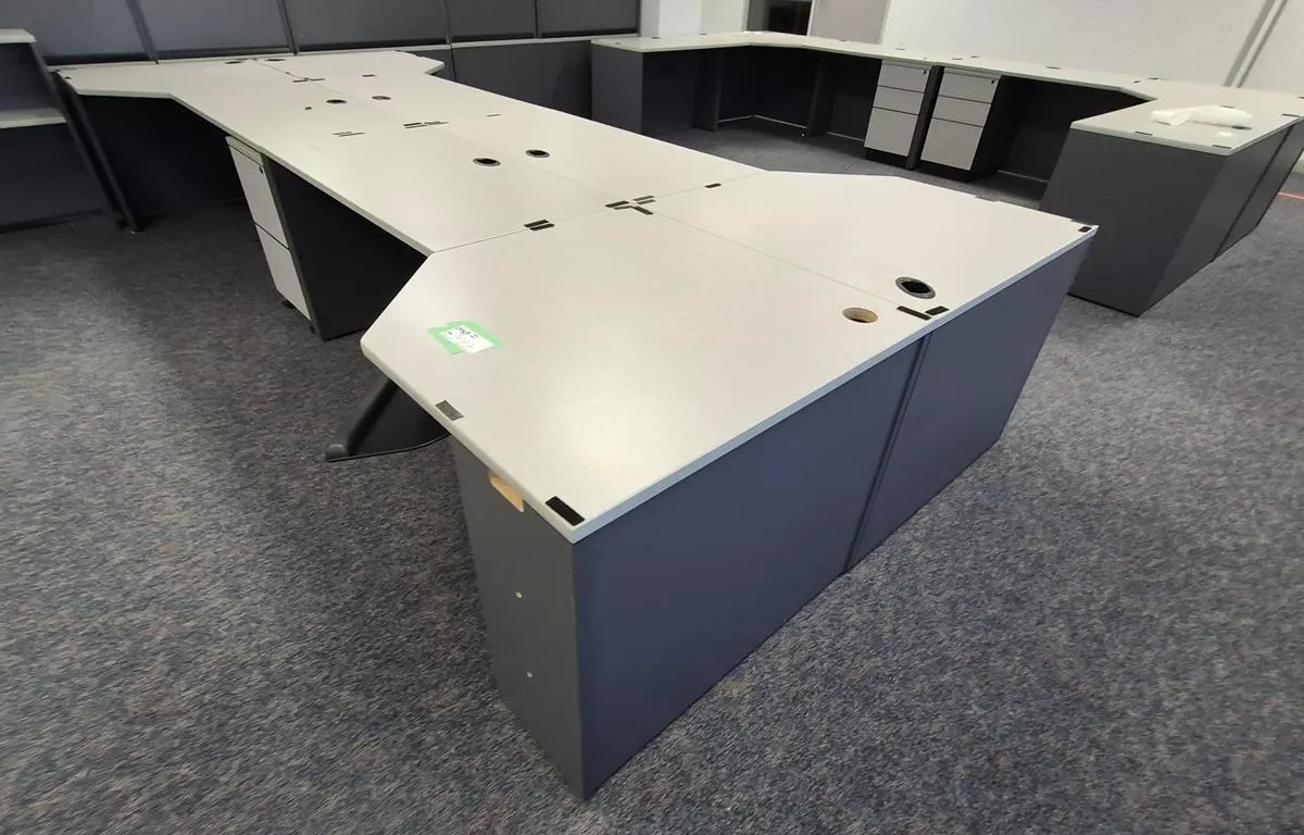 (4) Office Workstations (7'x3' Each)
UNRESERVED