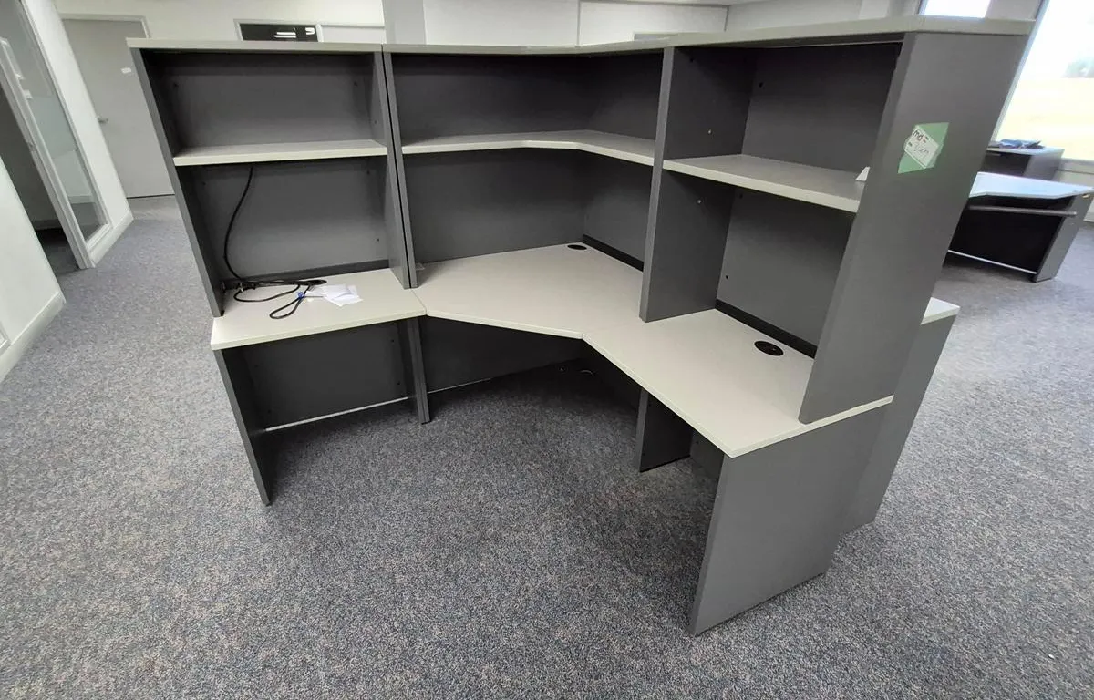 Corner Office Workstation (73" x 73")
UNRESERVED
