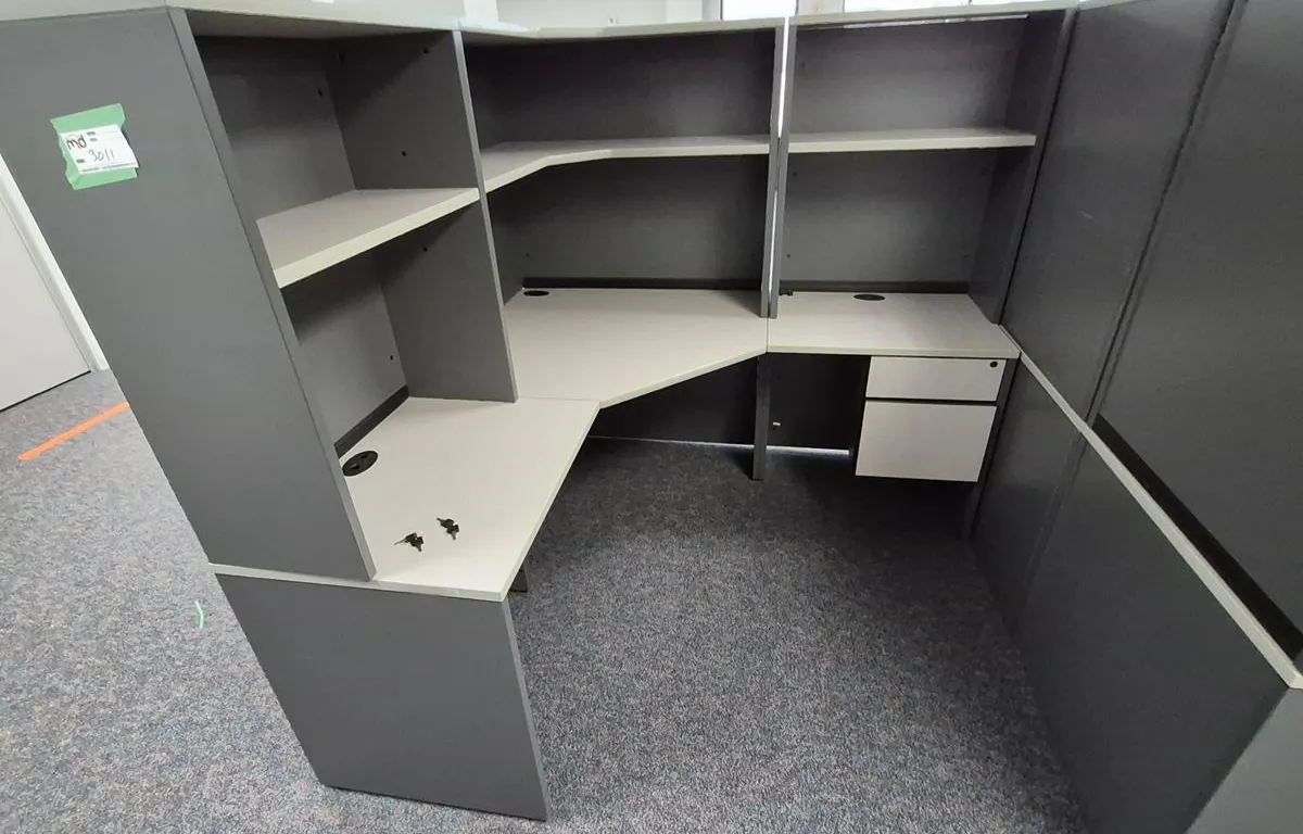 Corner Office Workstation (73" x 73")
UNRESERVED