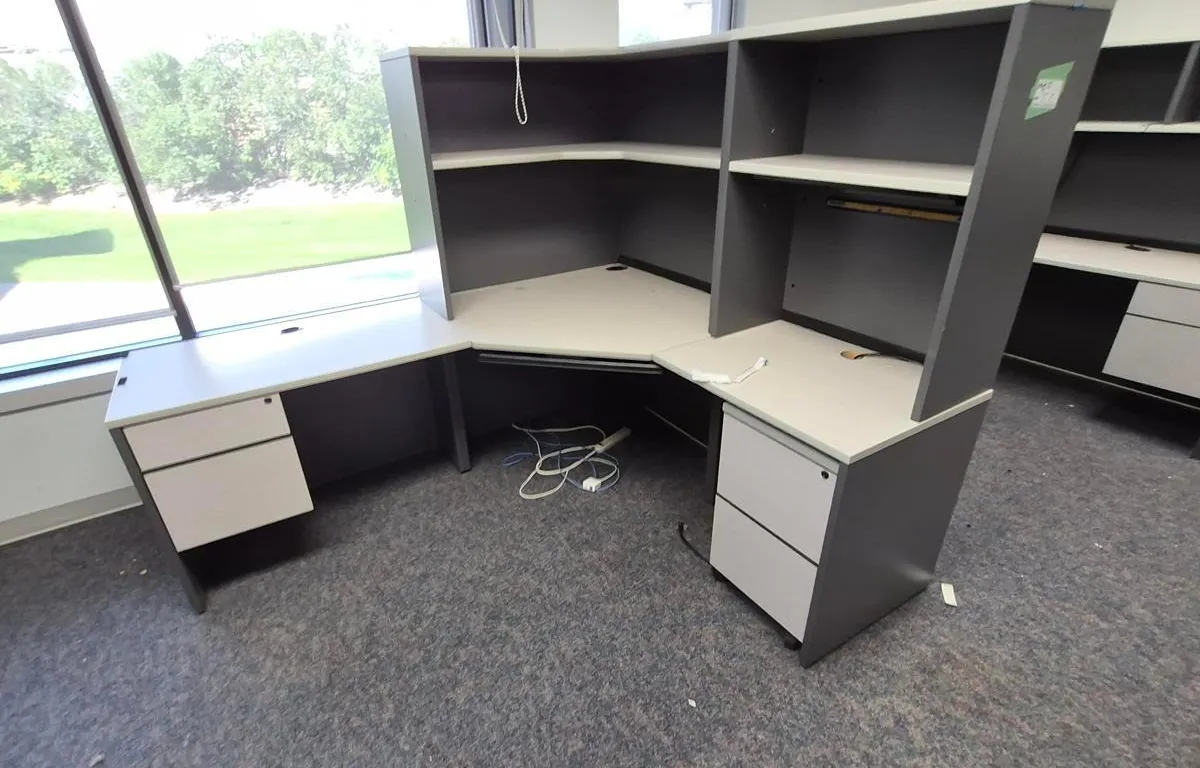 Corner Office Workstation (72" x 84")
UNRESERVED