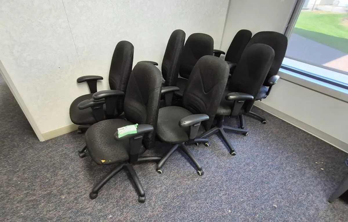(8) Office Chairs
UNRESERVED
