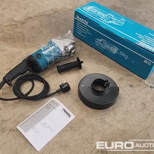 Unused Makita GA7090N 