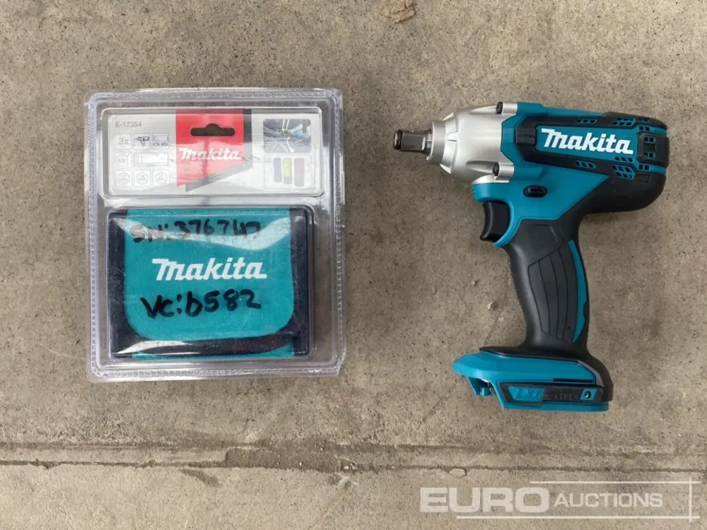 Unused Makita DTW190Z 18V LXT 1/2'' Impact Wrench c/w Makita 1/2" Wheel Nut Socket Set