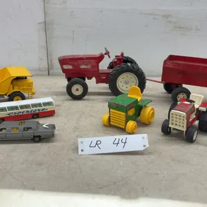 Vintage Die Cast, Ertl Tractor, Majorette, Croisière Coach, Cadillac Limousine