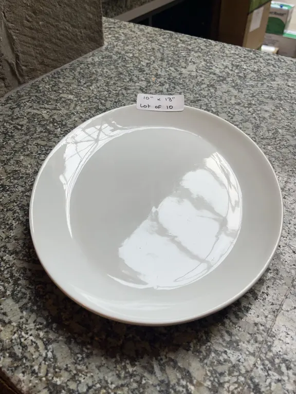 Lot of 10 - White Oval Dining Plates, 10" x 13"