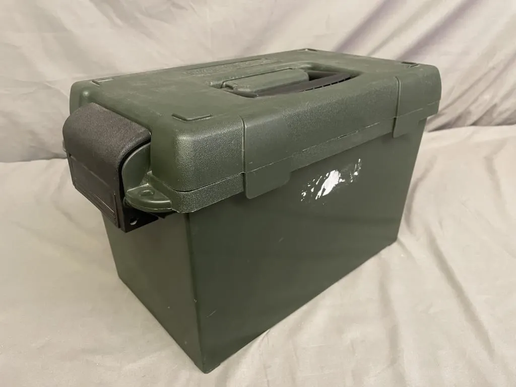 Case-Gard Sportsmen�s Plus Utility Dry Box.