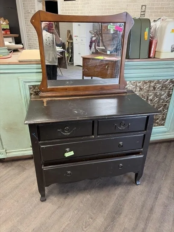 Vintage Dresser 38.5x20x31 inches