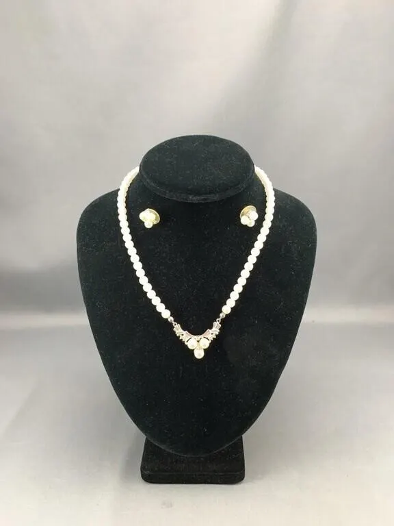 Faux Pearl Necklace w Earrings