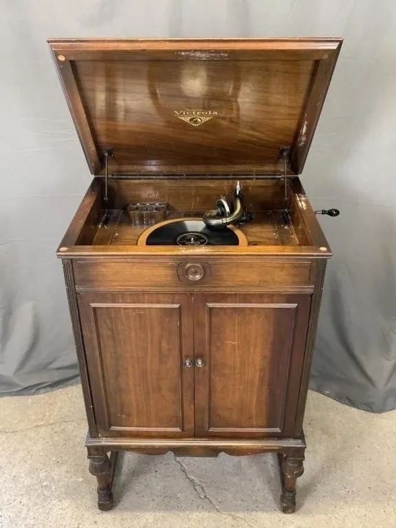 Victrola mod "Alvara" Record Player Cabinet